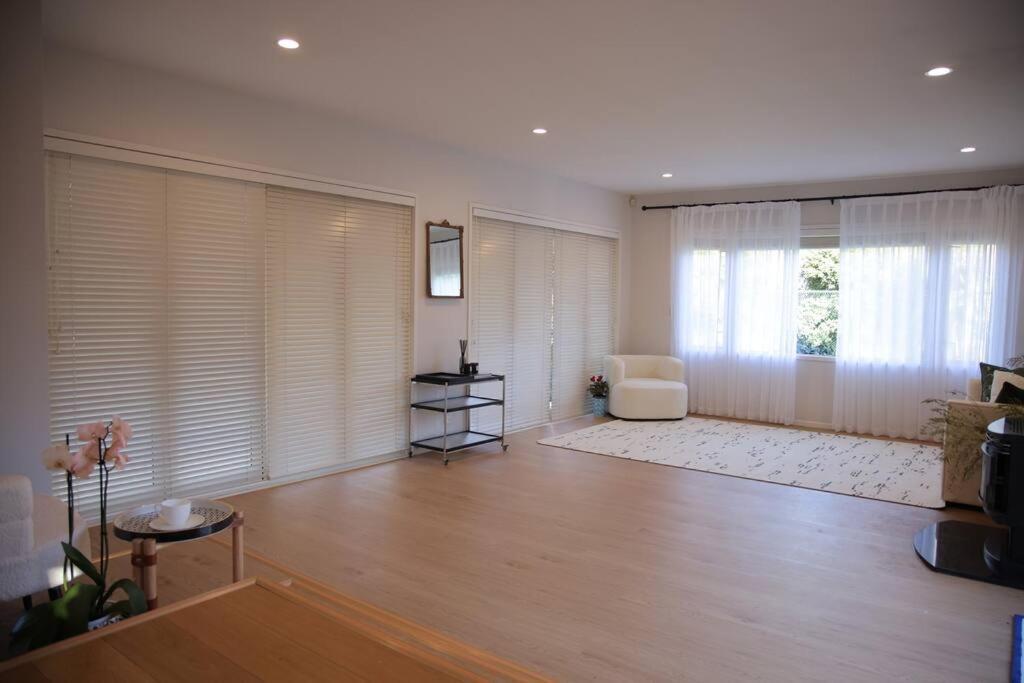 Modern Lifestyle Retreat With Stunning City View โอ๊คแลนด์ ภายนอก รูปภาพ